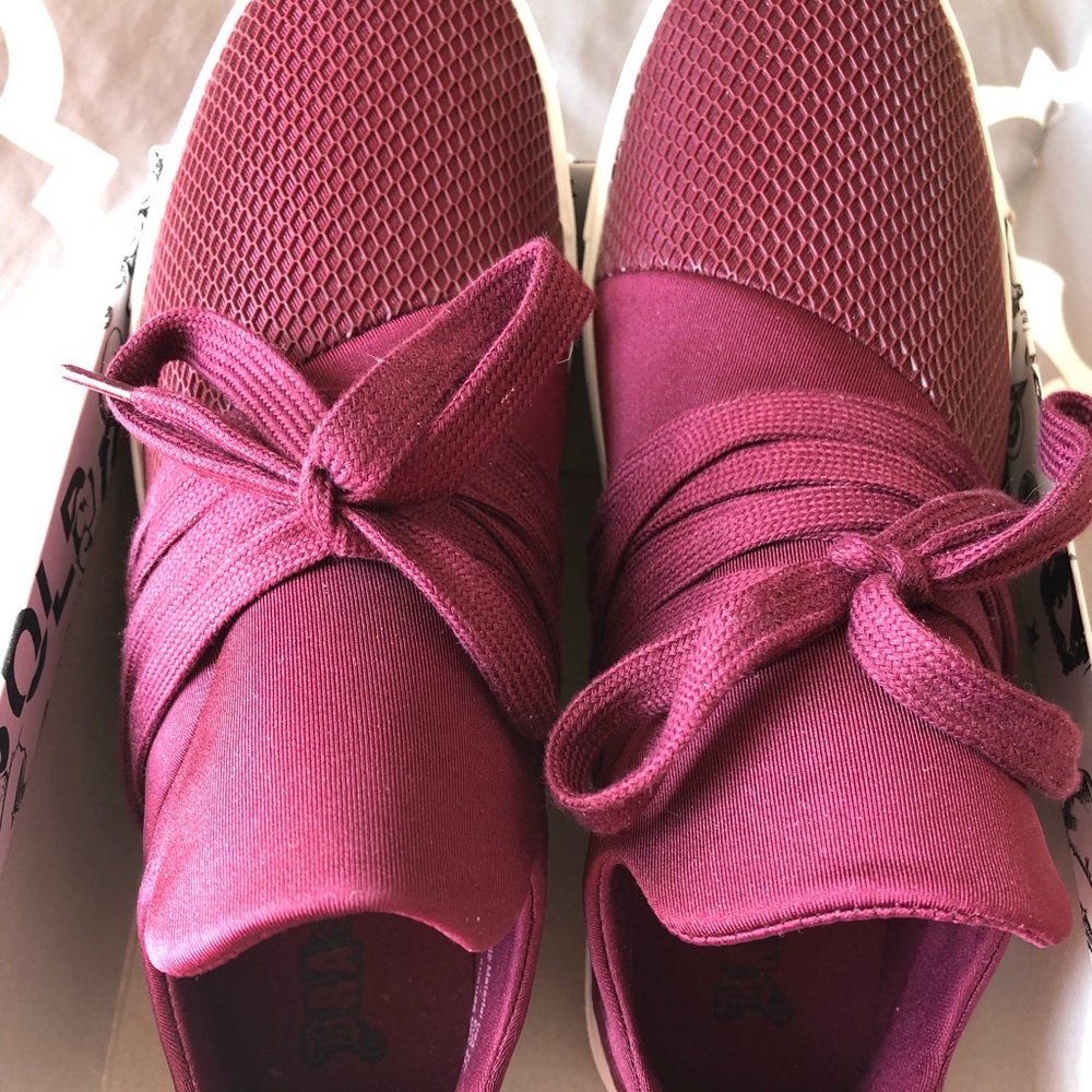 Payless Drea lace up sneaker